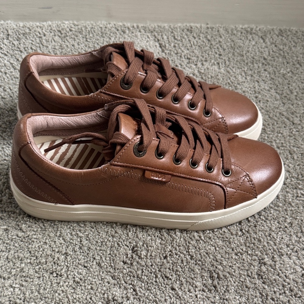 Taos Footwear Brown Leather Athletic Shoes
